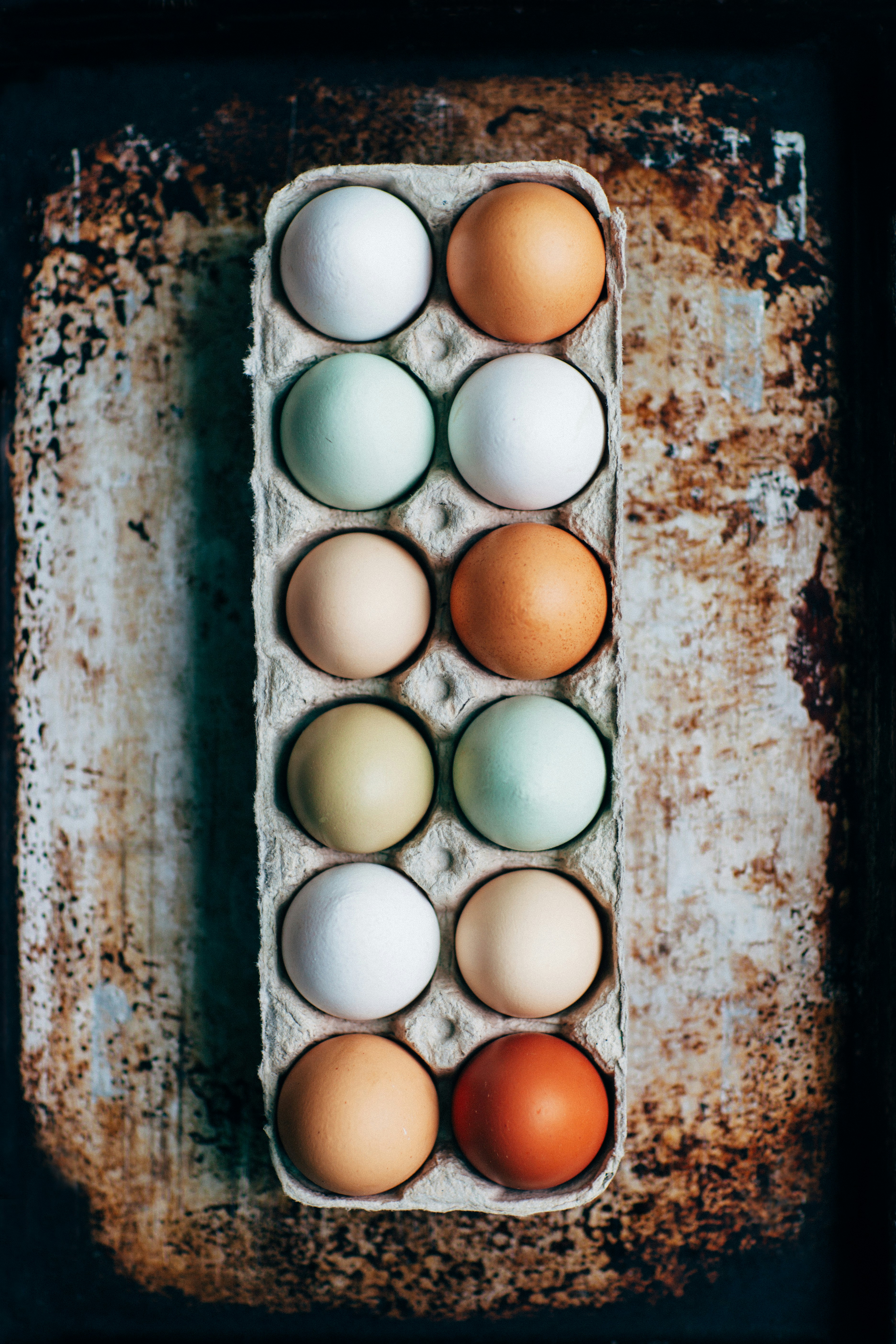 https://unsplash.com/pt-br/fotografias/duzia-de-ovos-na-bandeja-omEpnvmwWz0?utm_content=creditCopyText&utm_medium=referral&utm_source=unsplash